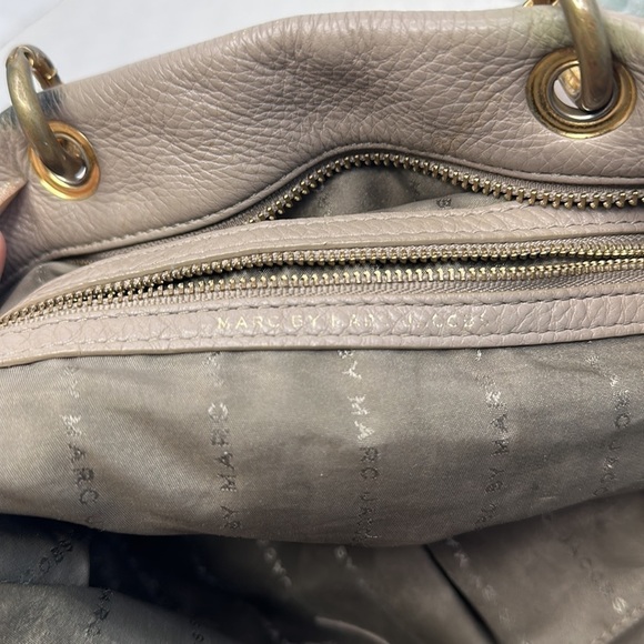 MARC BY MARC JACOBS TOO HOT TO HANDLE SHOPPER TOTE - Picture 9 of 10